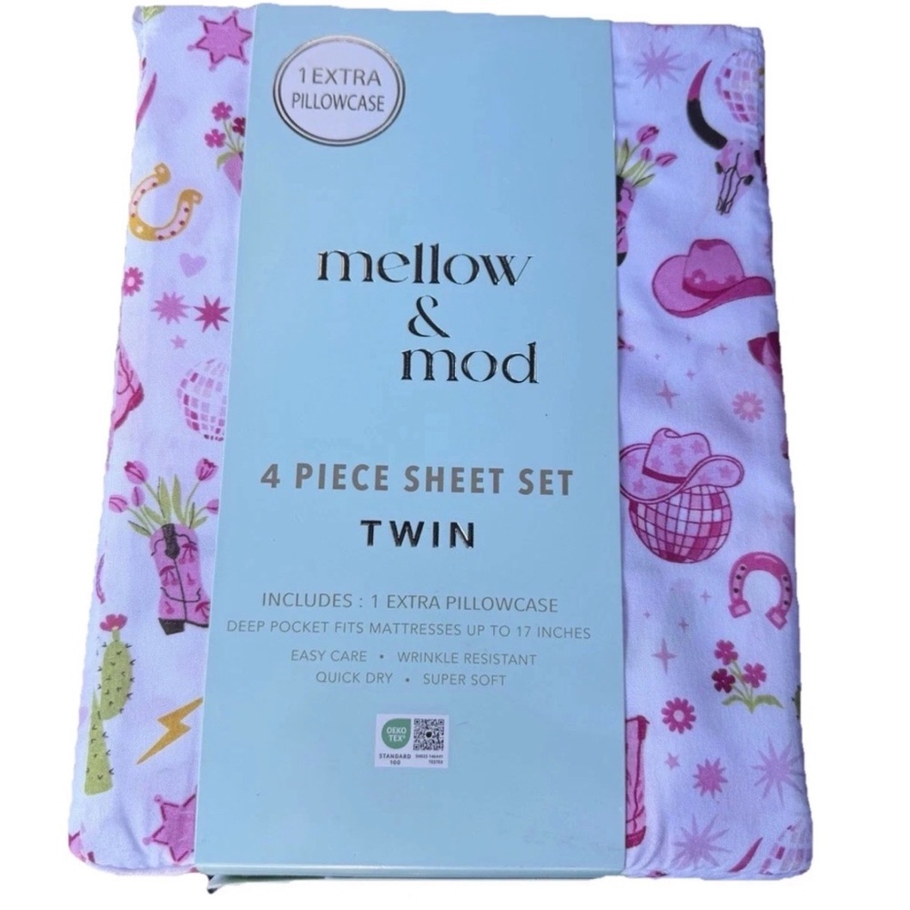 Sold❌❌❌❌Mellow & Mod Pink 4 Piece Sheet Set - Twin